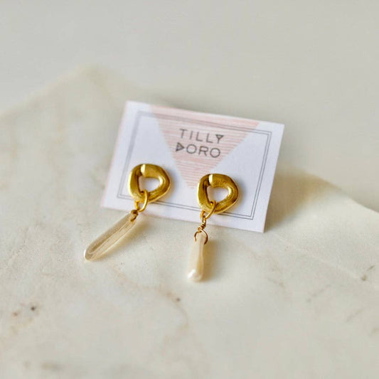 Ouro Studs with Biwa Pearl