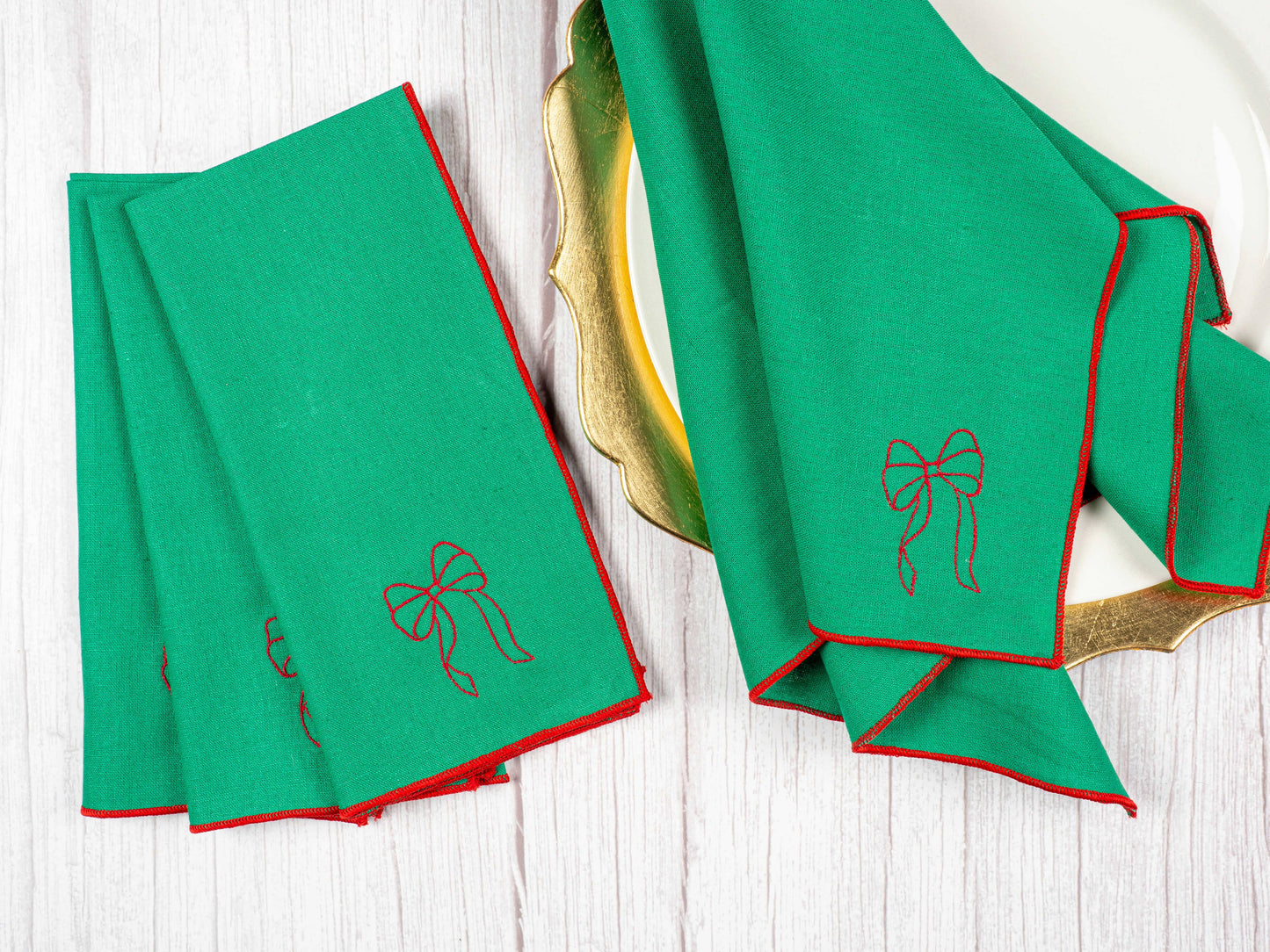 Green Linen Napkins with Red Bow — Set of Four