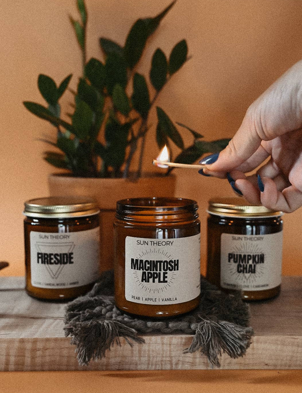 Macintosh Apple Candle
