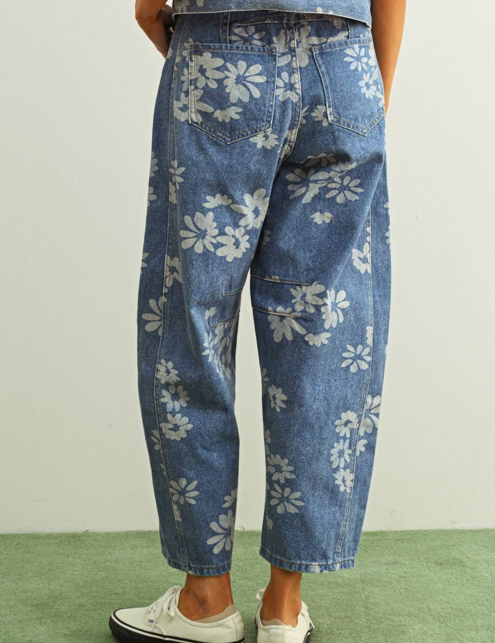Cary Floral Barrel Jeans