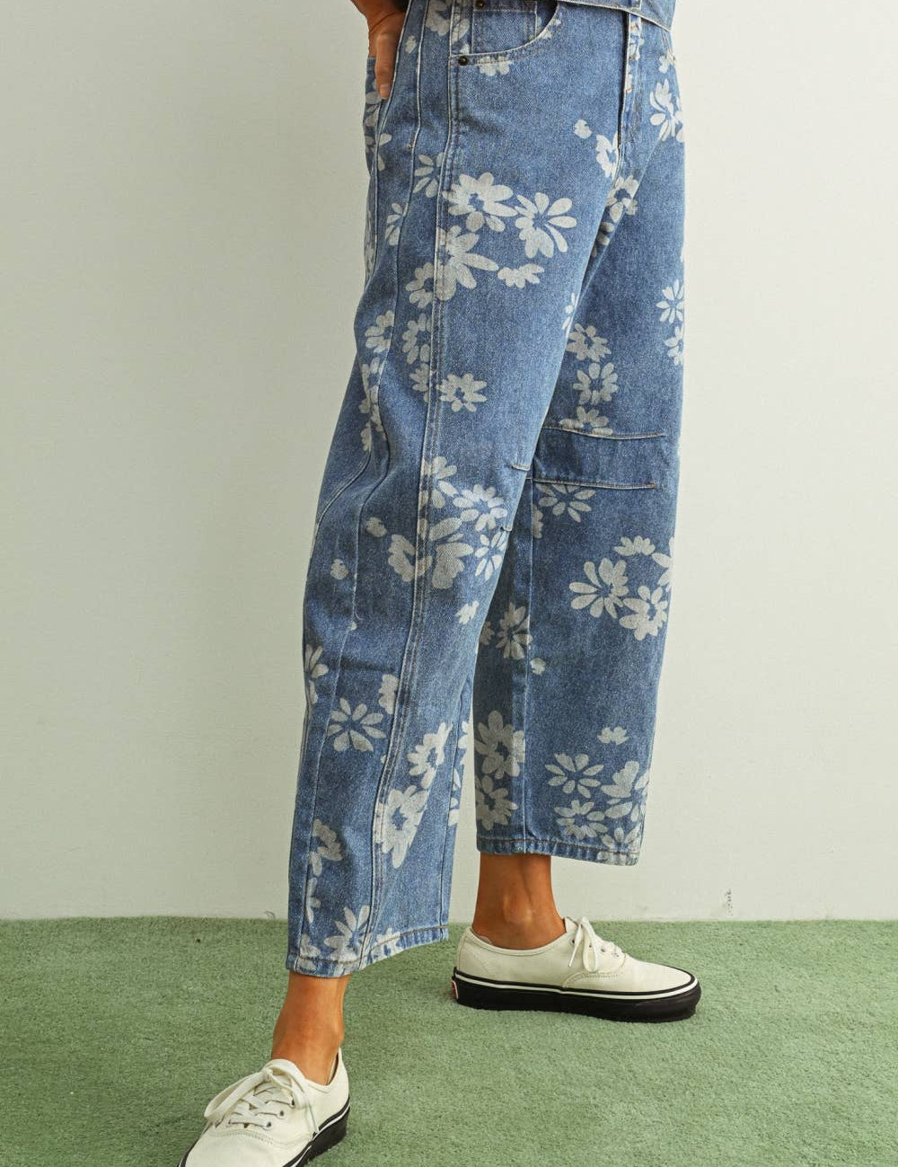 Cary Floral Barrel Jeans