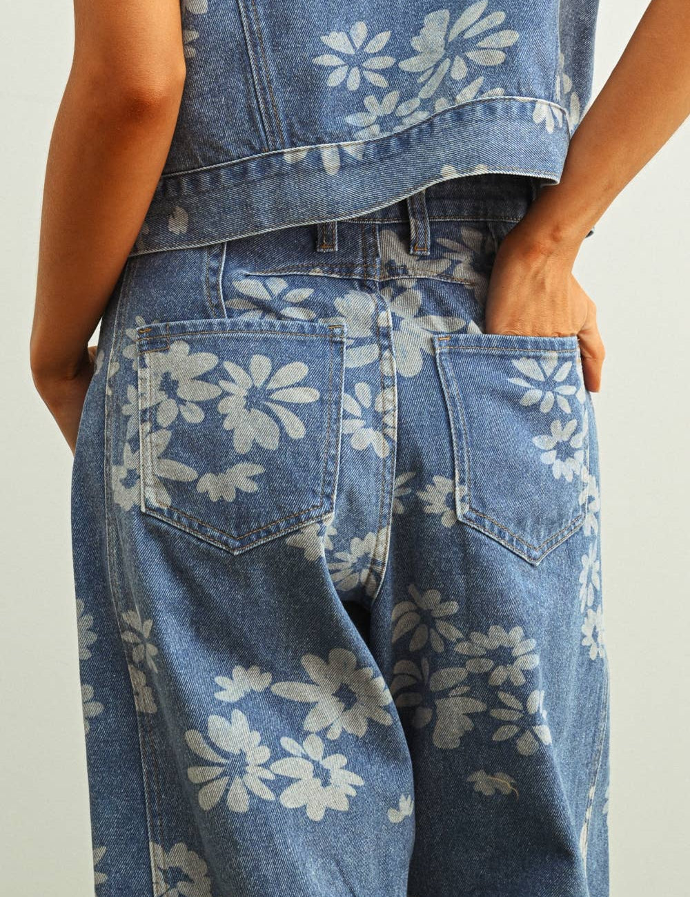 Cary Floral Barrel Jeans