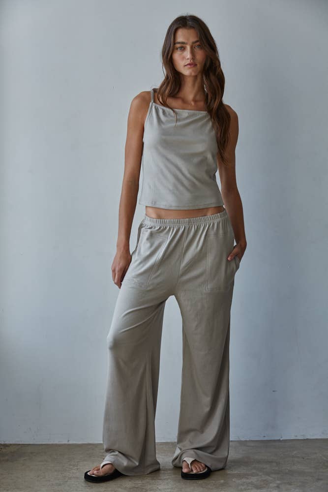 wide leg lounge pants women
soft jersey travel pants
viscose lounge pants women
elastic waist wide leg pants
matching lounge set pants
comfortable travel outfit women
soft summer lounge pants
neutral relaxed fit pants women
elevated loungewear women
summer spritz collection pants