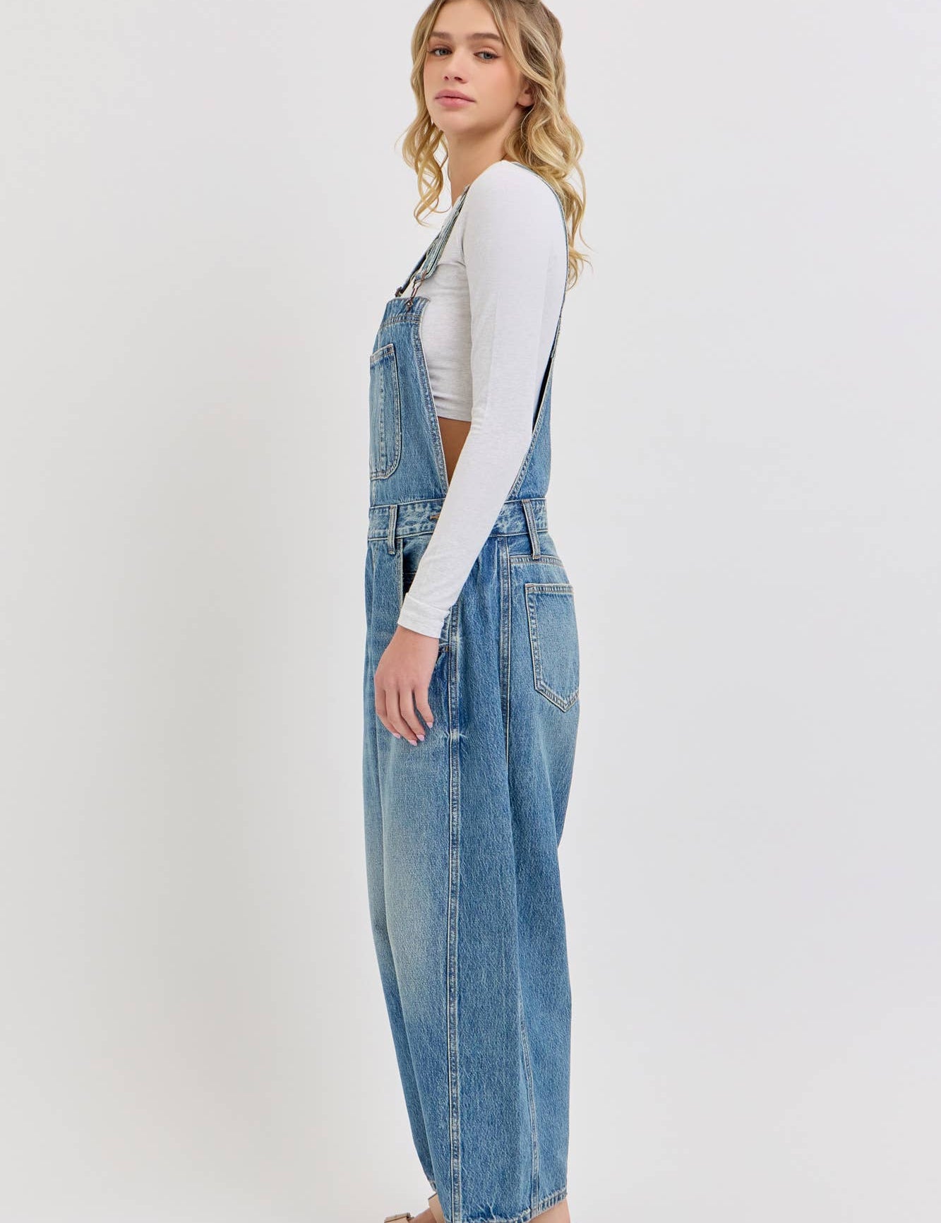 barrel overalls, free people overalls dupe, barrel jeans, overalls for women, cute overalls, boho overalls, cotton overalls, farmers market outfit, brewery outfit, casual outfit