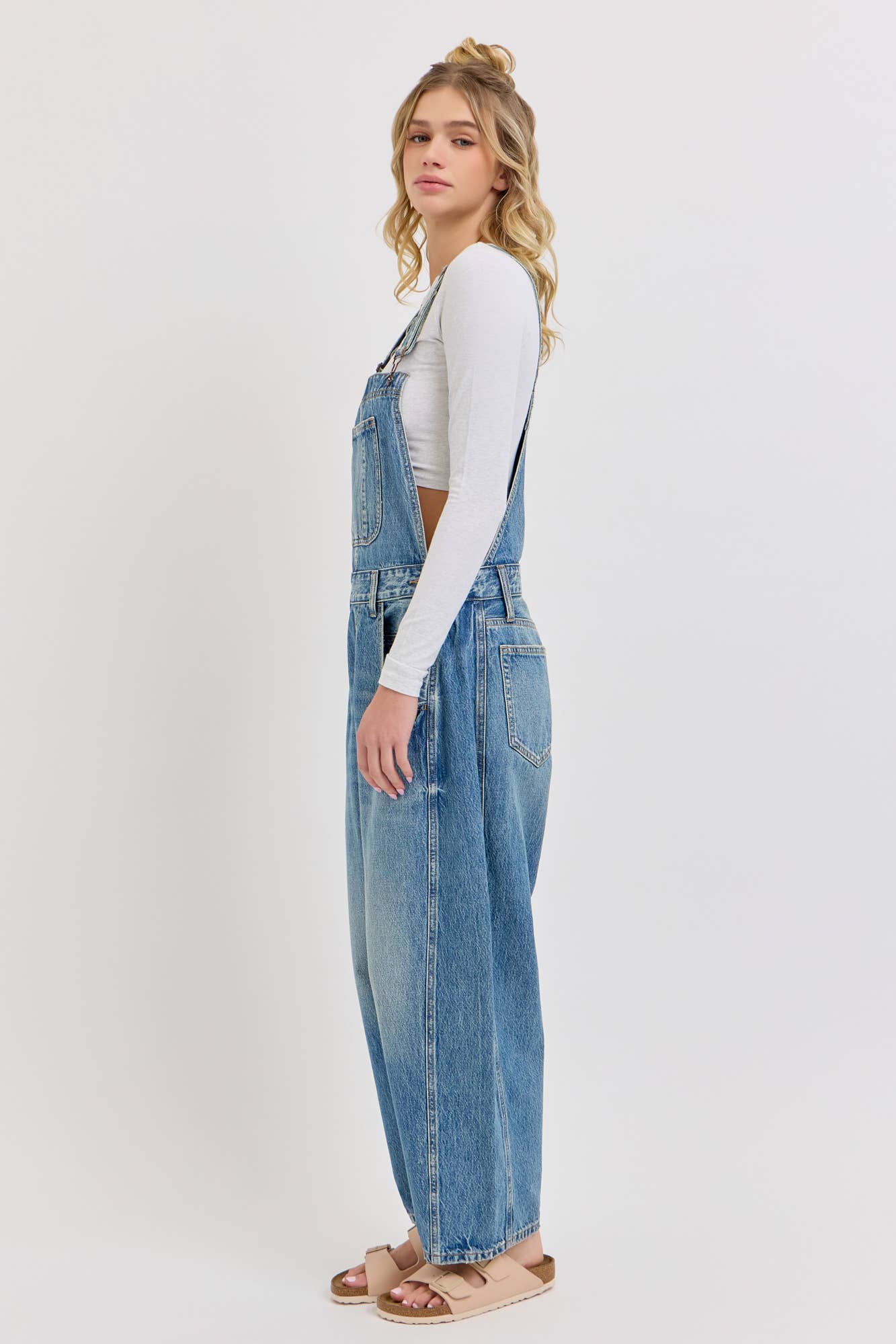barrel overalls, free people overalls dupe, barrel jeans, overalls for women, cute overalls, boho overalls, cotton overalls, farmers market outfit, brewery outfit, casual outfit