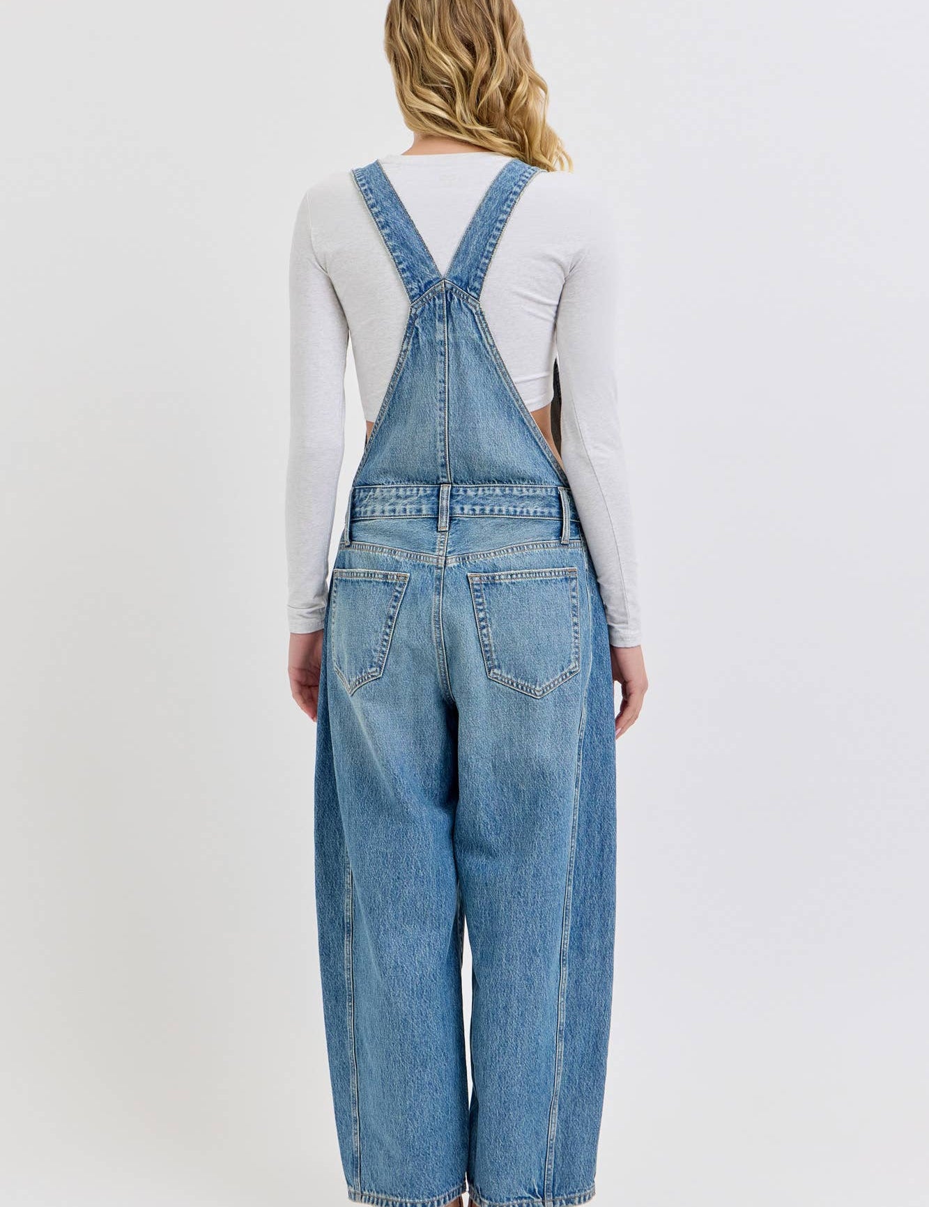 barrel overalls, free people overalls dupe, barrel jeans, overalls for women, cute overalls, boho overalls, cotton overalls, farmers market outfit, brewery outfit, casual outfit