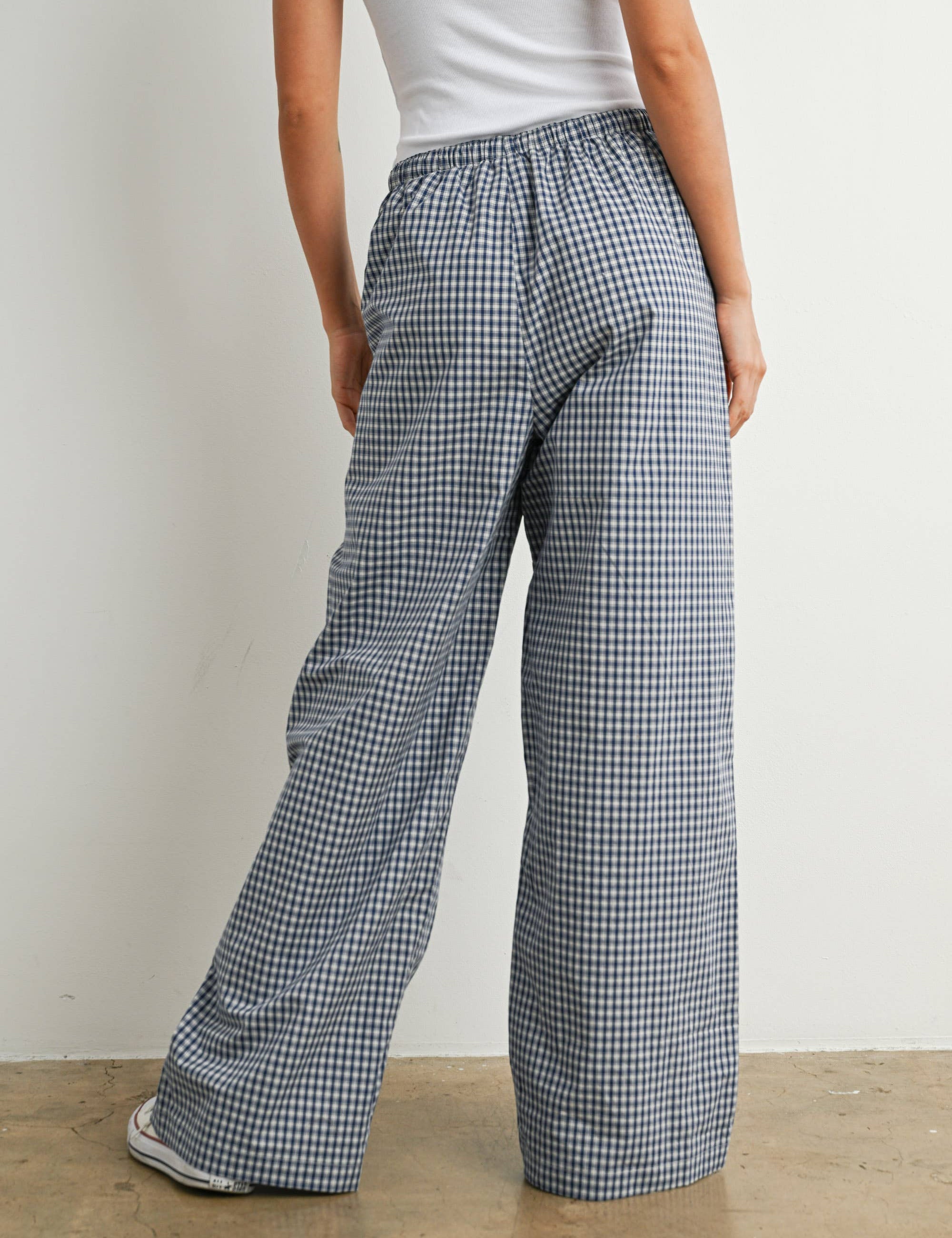 plaid pull on pants, beach pants, comfy pants, cotton pants, drawstring pants, casual outfit, farmers market outfit, period week outfit, bloated outfit, travel pants, west of may, boutique in johnson city, womens clothing johnson city, affordable womens clothes east tennessee, best boutique in east tennessee