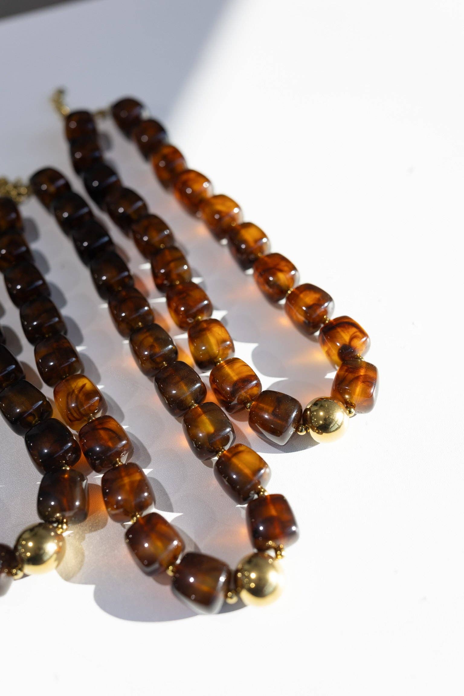 brown beaded necklace, tortoise bead necklace, statement bead necklace, chunky bead necklace, gold and brown necklace, women’s statement jewelry, fall jewelry, hypoallergenic necklace, brown statement necklace, boutique jewelry, warm tone jewelry, beaded necklace women