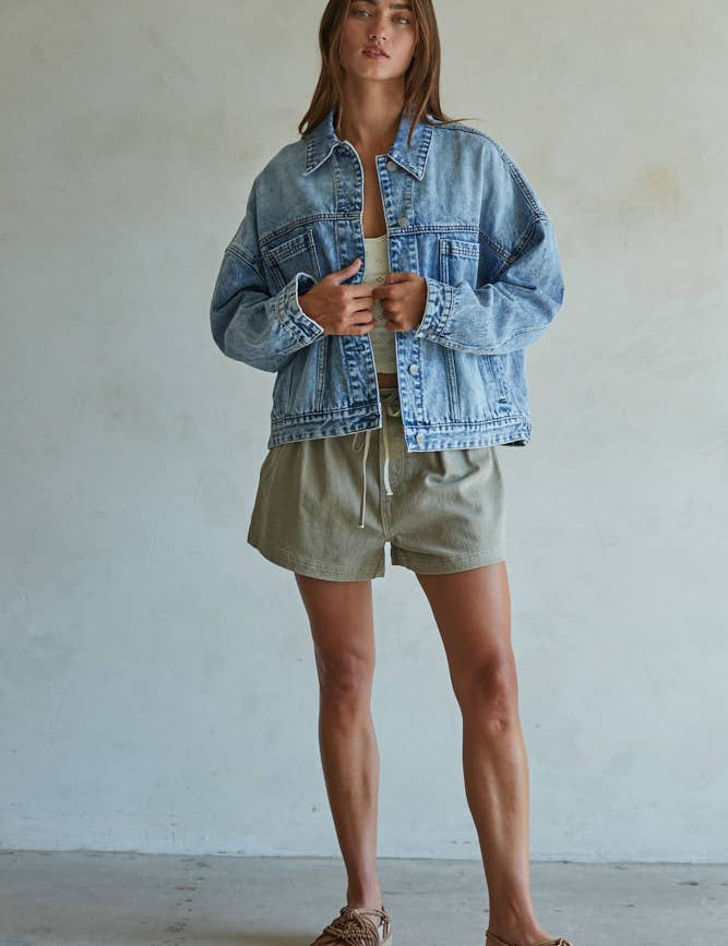 denim jacket, oversized denim jacket, boyfriend denim jacket, cotton denim jacket, heavy denim jacket, medium wash denim jacket, classic denim jacket, everyday jean jacket, jean jacket, big jean jacket
