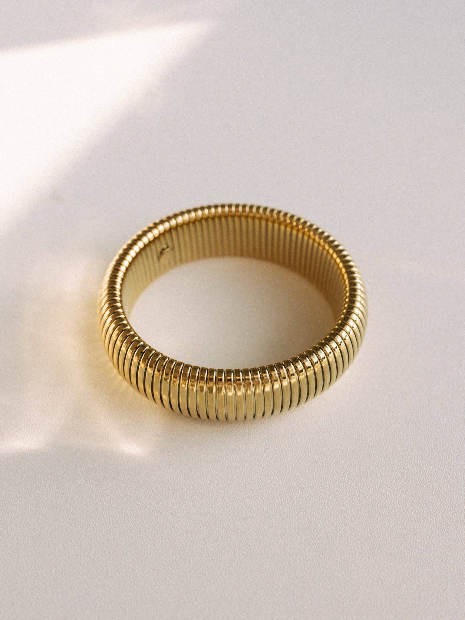 gold bangle bracelet
ribbed gold bangle
waterproof bracelet
tarnish resistant bracelet
stacking bangle bracelet
everyday gold bracelet
minimal gold bracelet
hypoallergenic bracelet
gold plated stainless steel bracelet
pool safe bracelet
beach safe jewelry
layering bracelet
mom friendly jewelry
west of may jewelry
béljoy bracelet