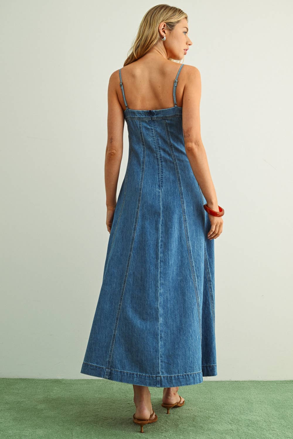 paneled denim midi dress
a line denim dress with straps
lightweight cotton denim dress
denim dress with pockets
blue midi denim dress women
adjustable strap denim dress
summer denim midi outfit
flattering denim midi dress
