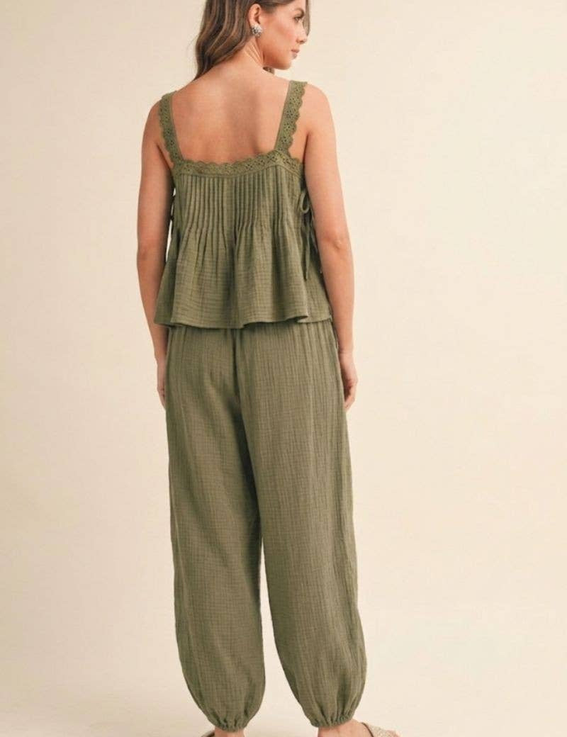 olive green gauze pants, cotton gauze drawstring pants, balloon leg pants, relaxed fit lounge pants, boho cotton pants, elastic waist pants women, lightweight green pants, comfortable travel pants, casual cotton trousers, olive green wide leg pants
