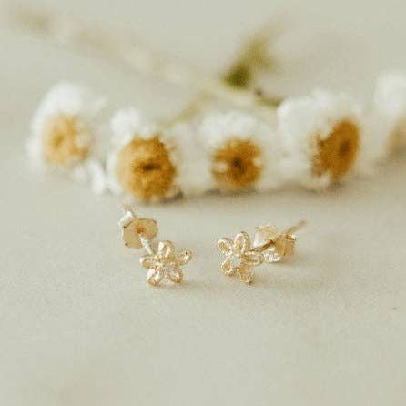 flower stud earrings, gold flower studs, dainty floral earrings, small everyday earrings