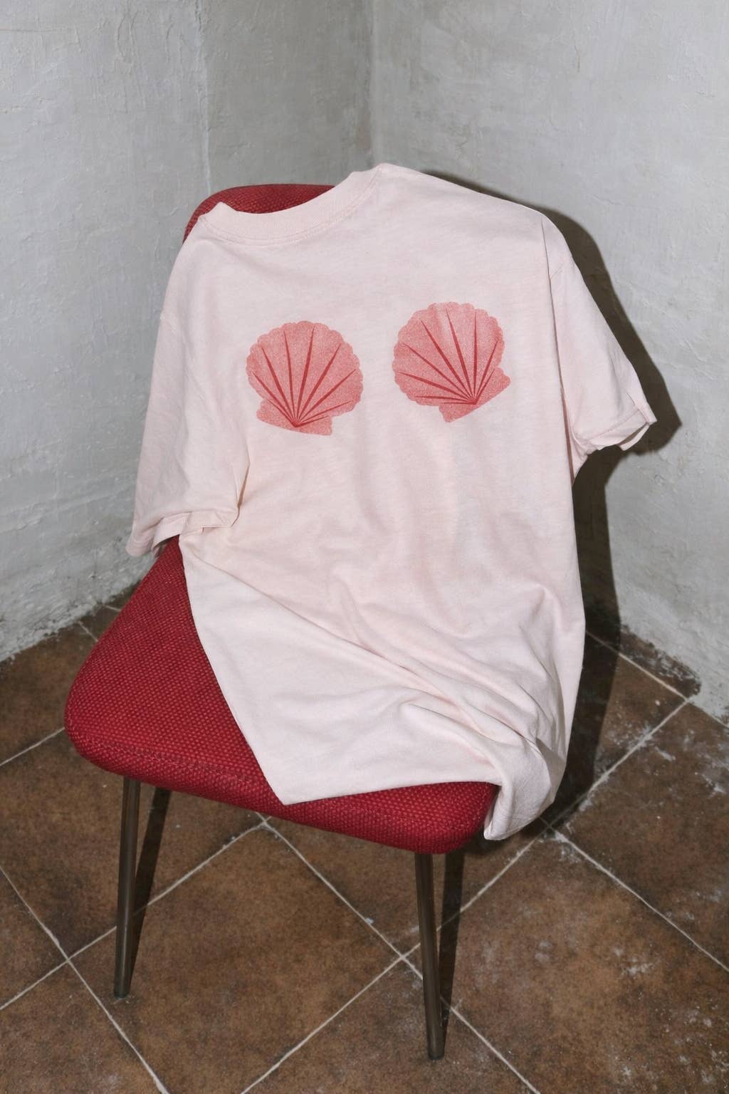 seashell graphic t-shirt
pink shell graphic tee
relaxed fit cotton graphic tee
coastal graphic t-shirt women
outer banks inspired tee
summer casual graphic shirt
light pink cotton t-shirt women
beach inspired graphic tee
casual summer outfit graphic tee
women’s relaxed fit shell shirt
summer spritz collection graphic tee