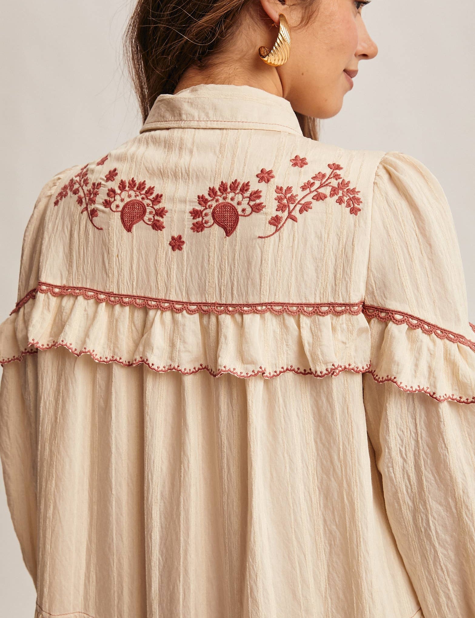 cream embroidered maxi dress, floral embroidered maxi dress, fall maxi dress, western embroidered dress, cream long sleeve dress, ruffle maxi dress, button front maxi dress, boho maxi dress, fall family photo dress, holiday gathering dress, embroidered fall dress, women’s boutique maxi dress