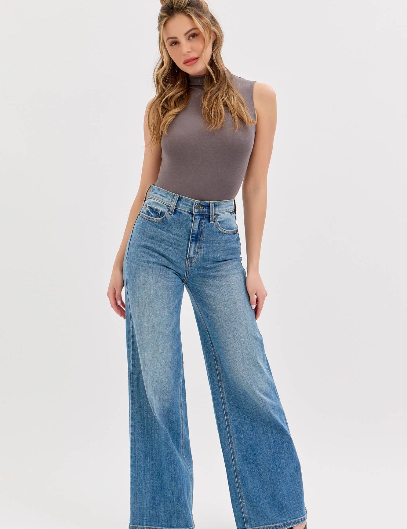 high rise jeans
ribcage jeans
flare jeans
tall girl jeans
denim high rise
medium wash high rise
medium wash wide leg jeans
tall girl friendly jeans
long jeans