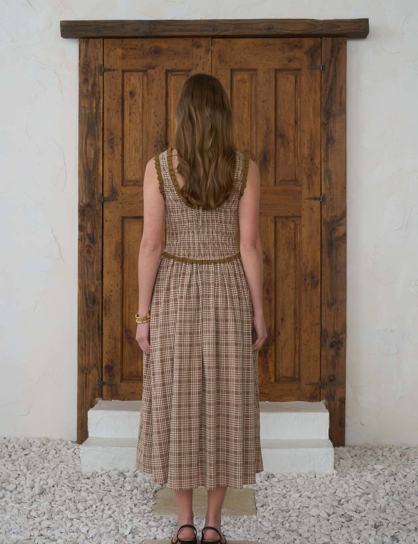 women's brown plaid dress, brown plaid midi dress, brown and cream plaid dress, plaid fall dress, cotton linen midi dress, linen blend fall dress, smocked bodice midi dress, sweetheart neckline dress, western plaid dress, western midi dress, cowgirl fall dress, ranch style dress women, prairie style dress, fall dress with cowboy boots, women's western fall outfit, western women's clothing, western boutique dress, country fall outfit women, women's fall midi dress, brown fall dress, women's boutique fall 