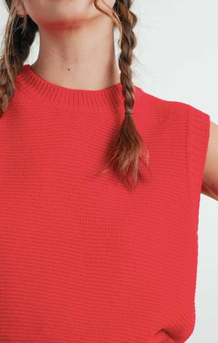 sleeveless red sweater, tie back red sweater vest, fourth of july outfit, mom outfit, casual outfit, johnson city boutique, womens clothing johnson city, where to shop johnson city, east tennessee boutique, unique clothing for women