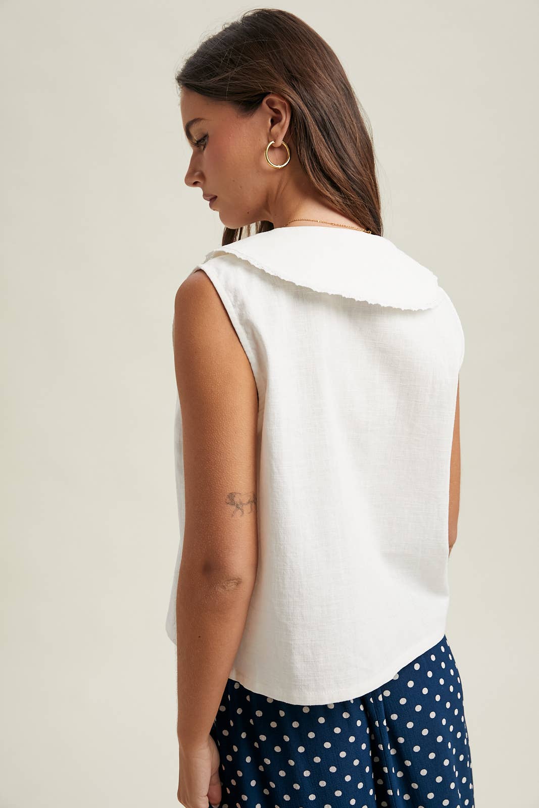 white linen tie front top women
sailor collar sleeveless blouse
linen blend summer top women
coastal white blouse women
feminine tie front summer top
lightweight linen tank women
outer banks inspired blouse
elevated casual summer top
white vacation top women
summer spritz collection top