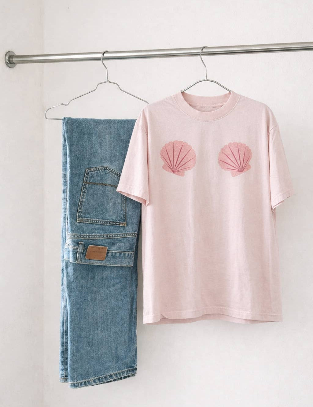 seashell graphic t-shirt
pink shell graphic tee
relaxed fit cotton graphic tee
coastal graphic t-shirt women
outer banks inspired tee
summer casual graphic shirt
light pink cotton t-shirt women
beach inspired graphic tee
casual summer outfit graphic tee
women’s relaxed fit shell shirt
summer spritz collection graphic tee