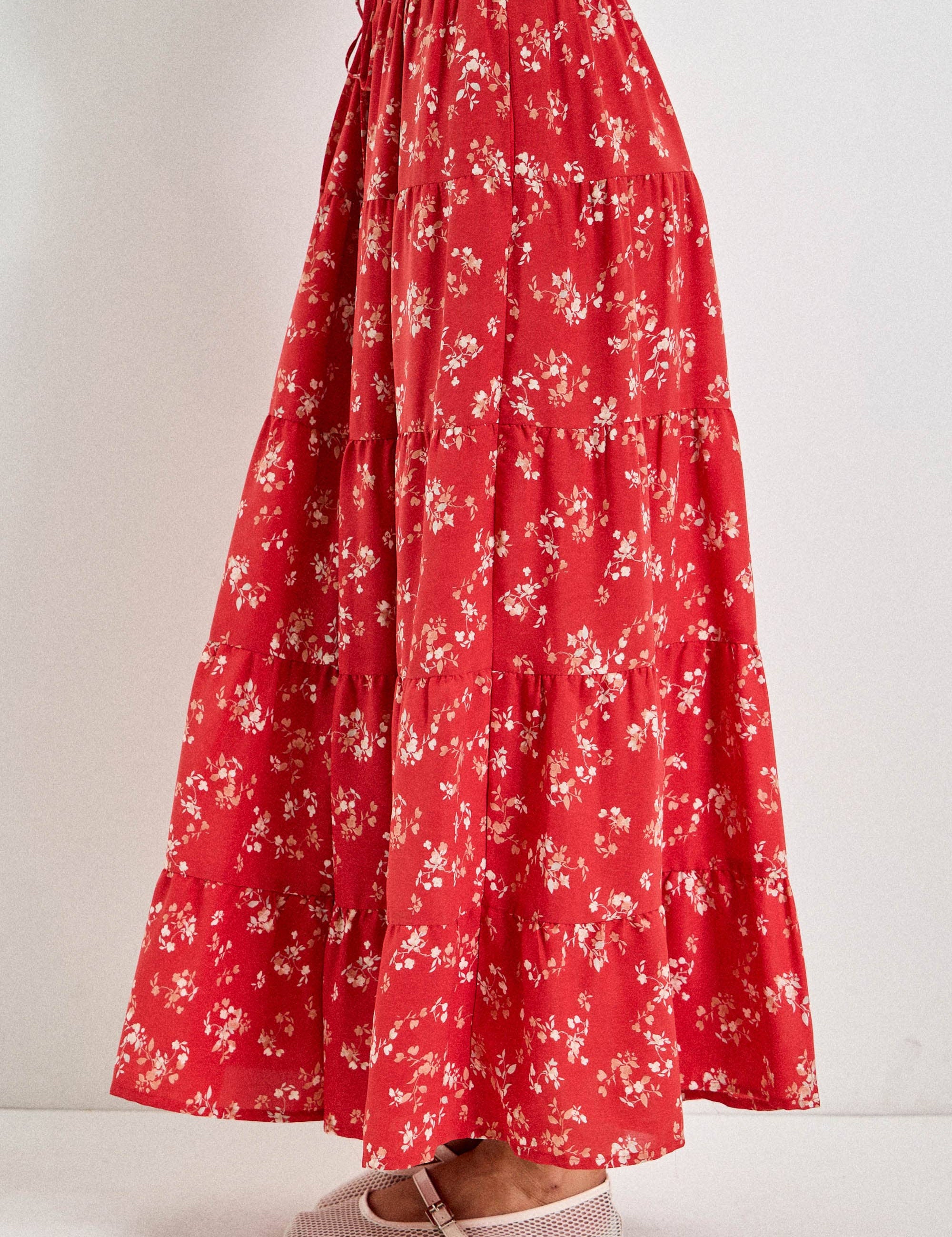 red floral tiered maxi skirt with pockets
lightweight floral maxi skirt with elastic waist
plus size summer skirt 
americana aesthetic
flowy red summer skirt with adjustable drawstring waist
tiered floral maxi skirt with lining
red floral boho skirt with pockets
feminine floral print maxi skirt for summer
relaxed fit tiered maxi skirt in red floral print
lightweight floral skirt with elastic waistband