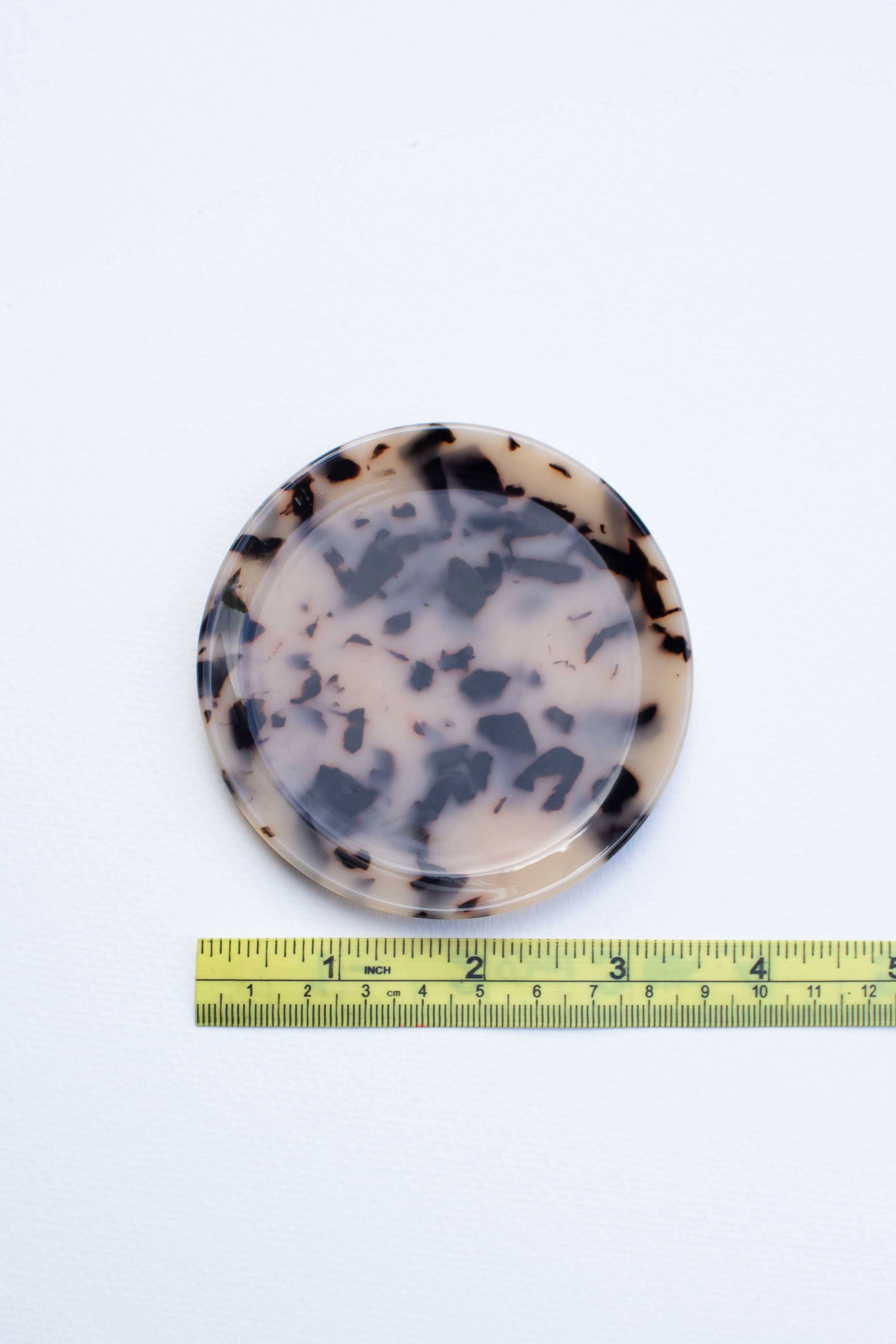 tortoiseshell jewelry dish
trinket tray
cute trinket tray
small jewelry saucer
ring dish
acetate ring dish
earring holder
girl apartment
cute gift ideas
gift for girlfriend
gift for mom
gift for best friend
johnson city tennessee
johnson city boutique
johnson city womens clothing
east tennessee boutique
affordable online boutique
