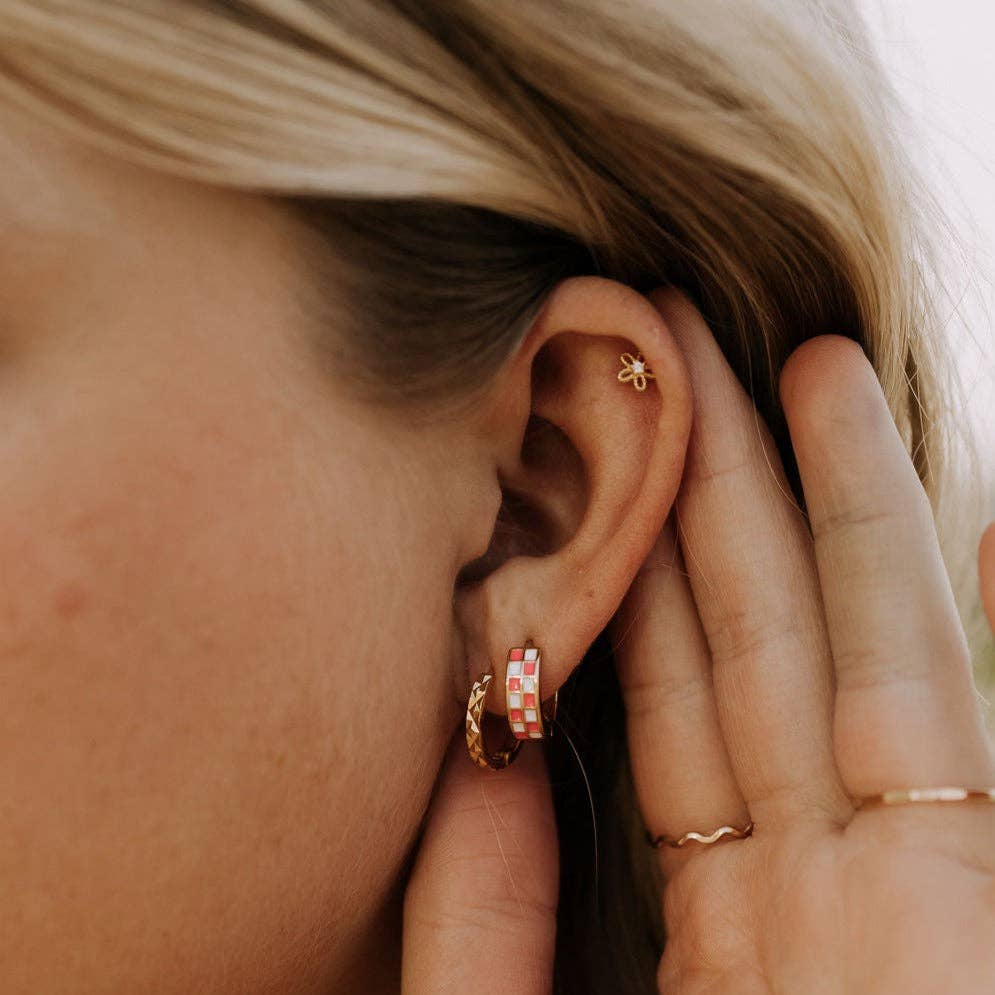 flower stud earrings, gold flower studs, dainty floral earrings, small everyday earrings
